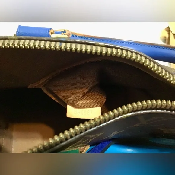 Louis Vuitton Alma - Picture 16 of 16